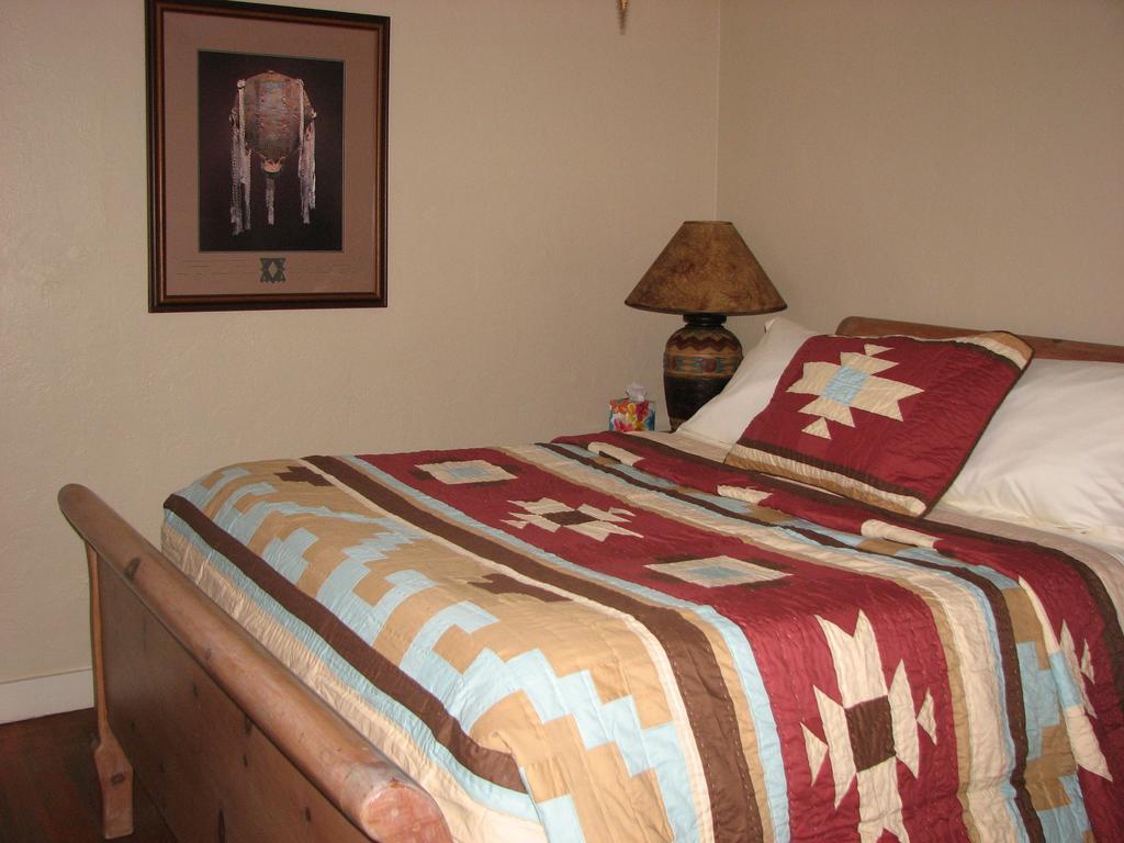 Cottonwood Hotel Стая снимка